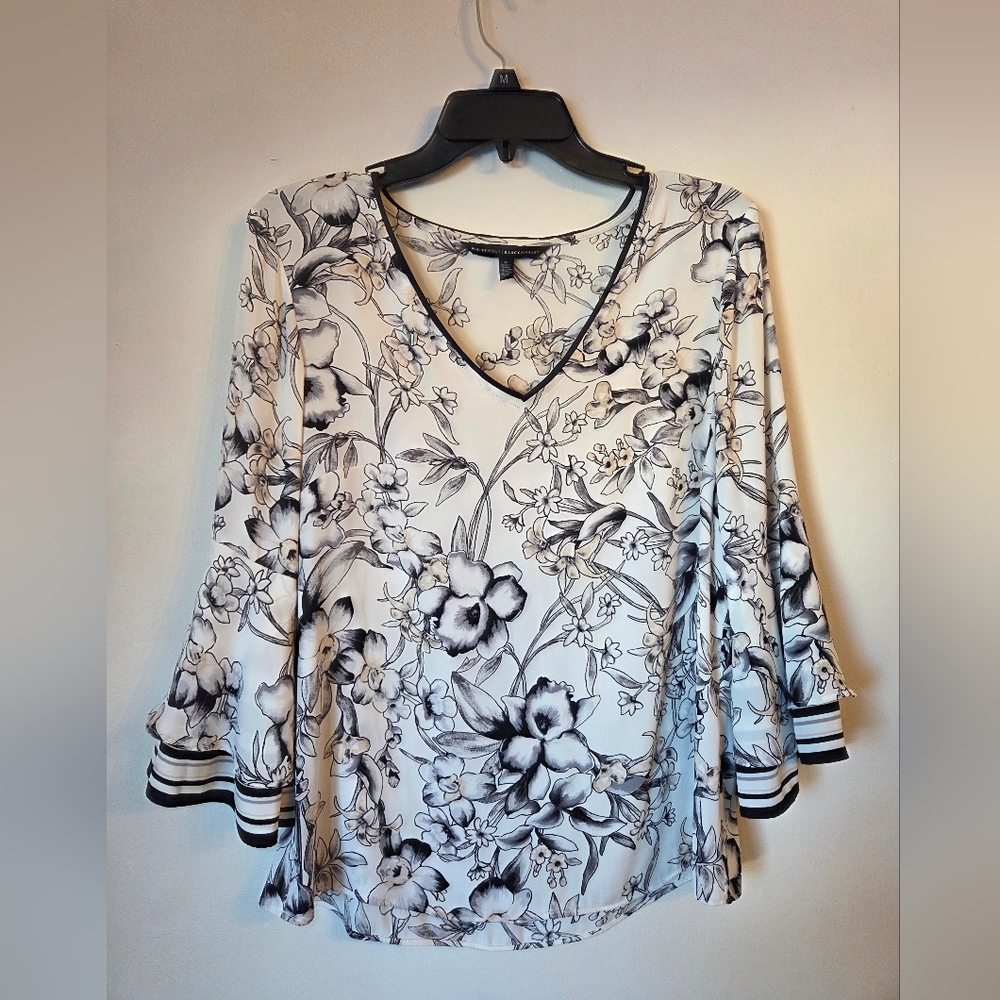 White House Black Market Womens  Floral Blouse Flare Sleeve V‑Neck size 6